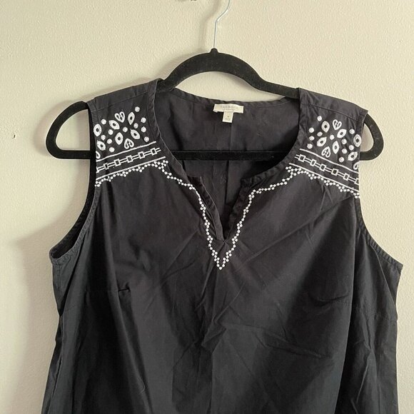 Talbots Woman SZ X Black W/White Embroidered Neck & Hem Sleeveless  V-Neck Top - Picture 3 of 6